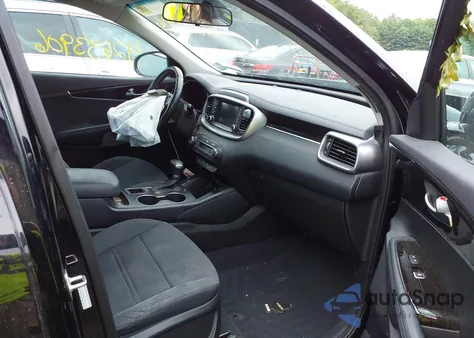 2020 Kia Sorento 3.3L S z USA, uszkodzony, nr VIN 5XYPGDA59LG681611